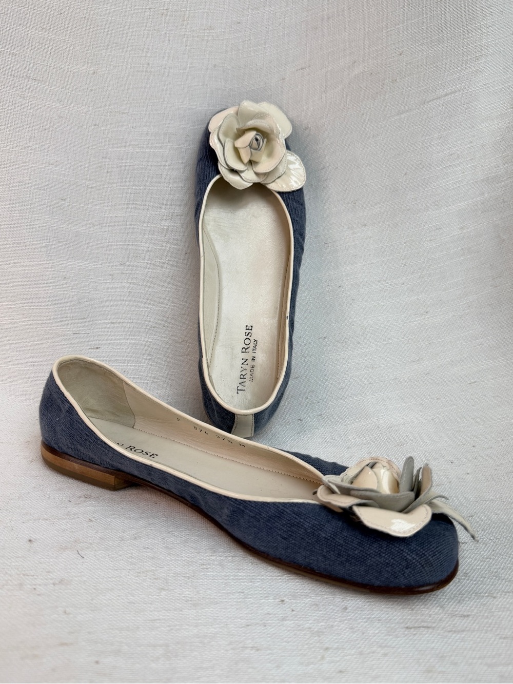 Taryn Rose Rosa Blue Denim Ivory Floral Ballet Flats 37.5 Made Italy